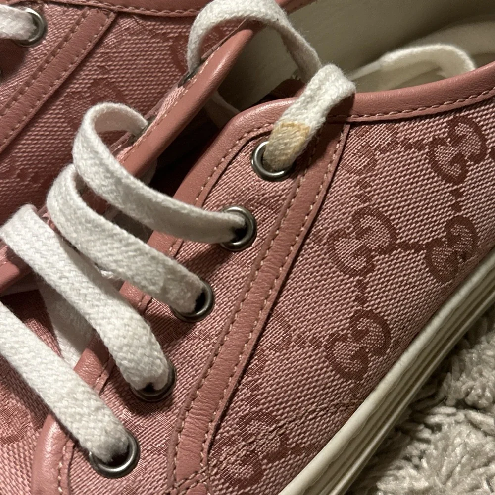 Gucci Women's Pink Lace-Up Sneakers - Picture 5 of 6